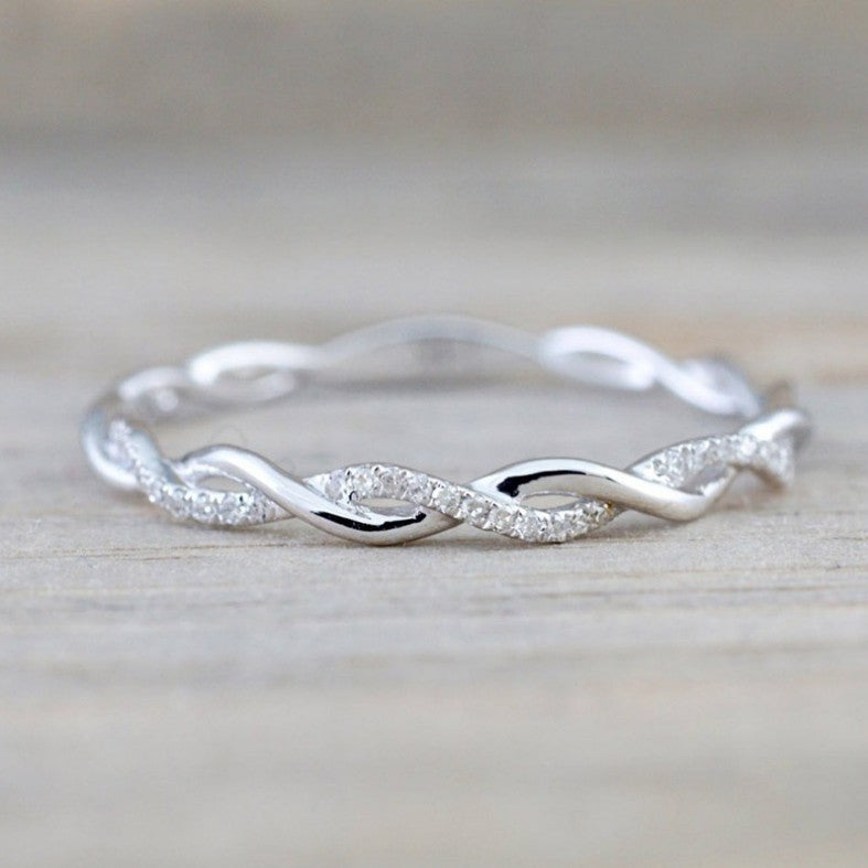 Glamorous Twist Ring