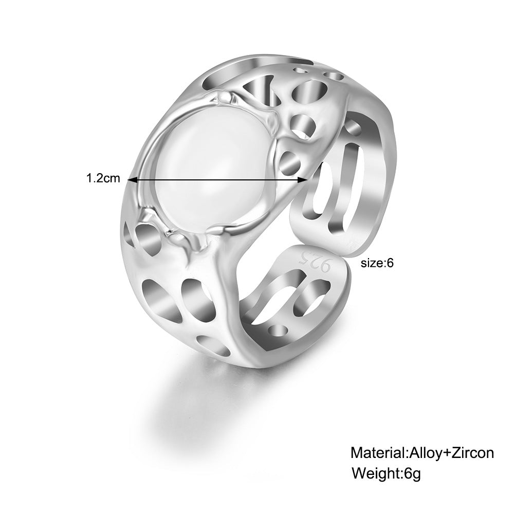 Sleek Hollow Zircon Ring