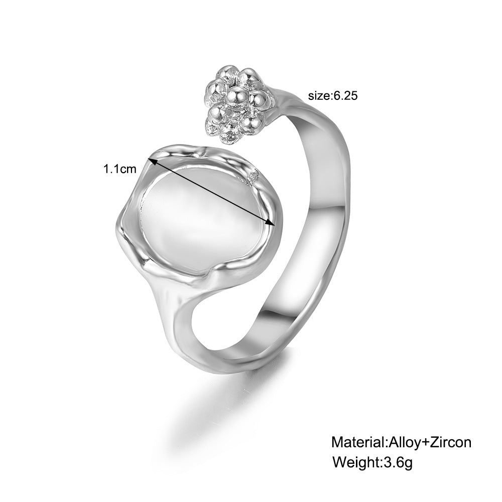 Sleek Hollow Zircon Ring