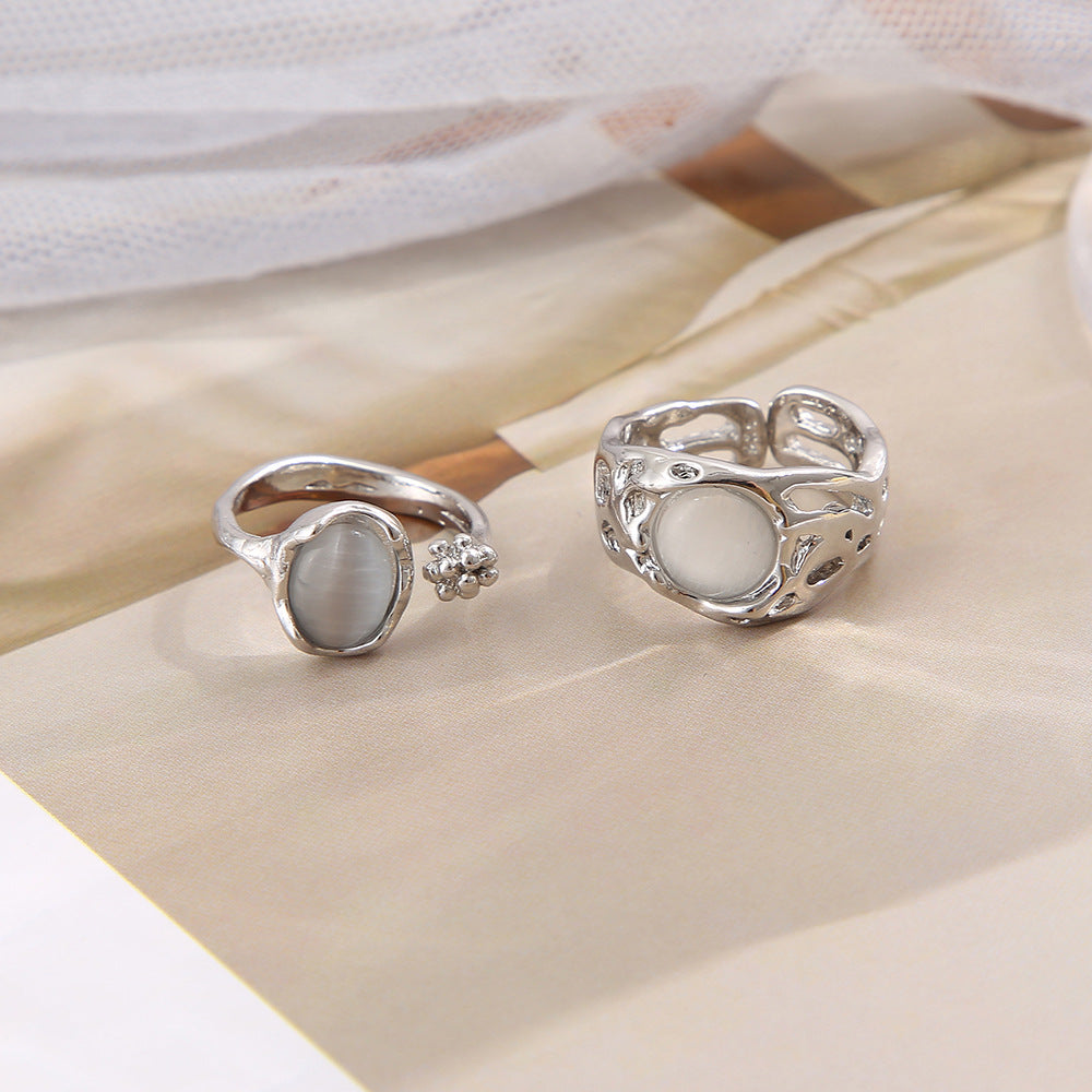 Sleek Hollow Zircon Ring