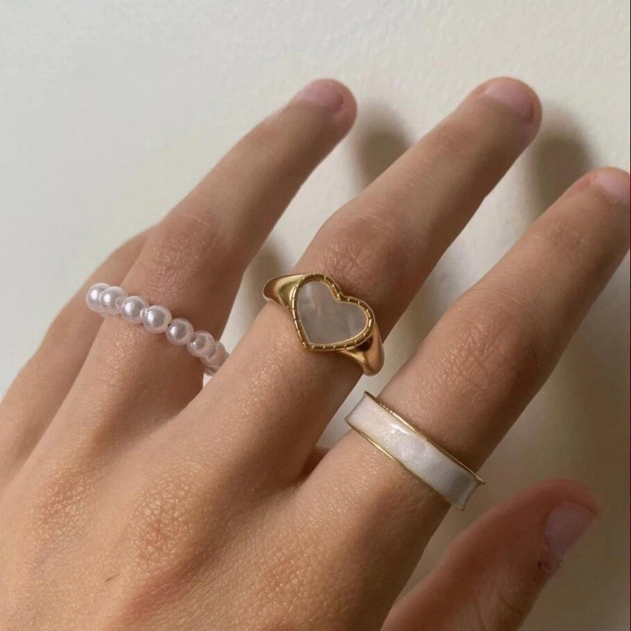 Sleek Hollow Zircon Ring