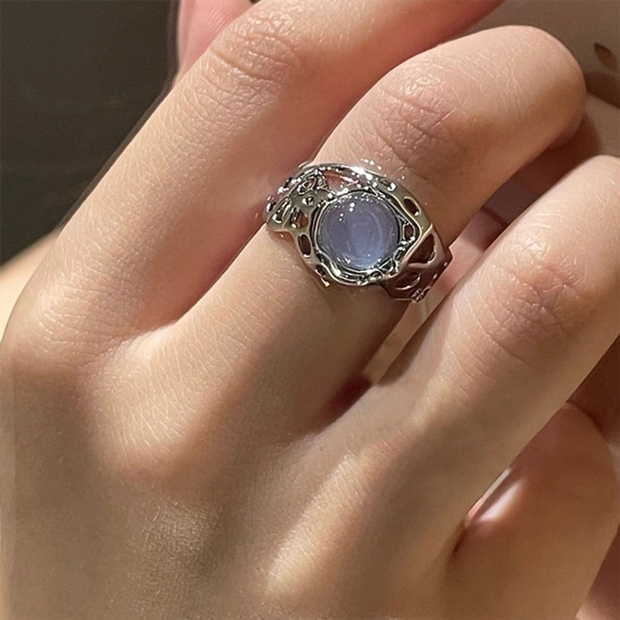Sleek Hollow Zircon Ring