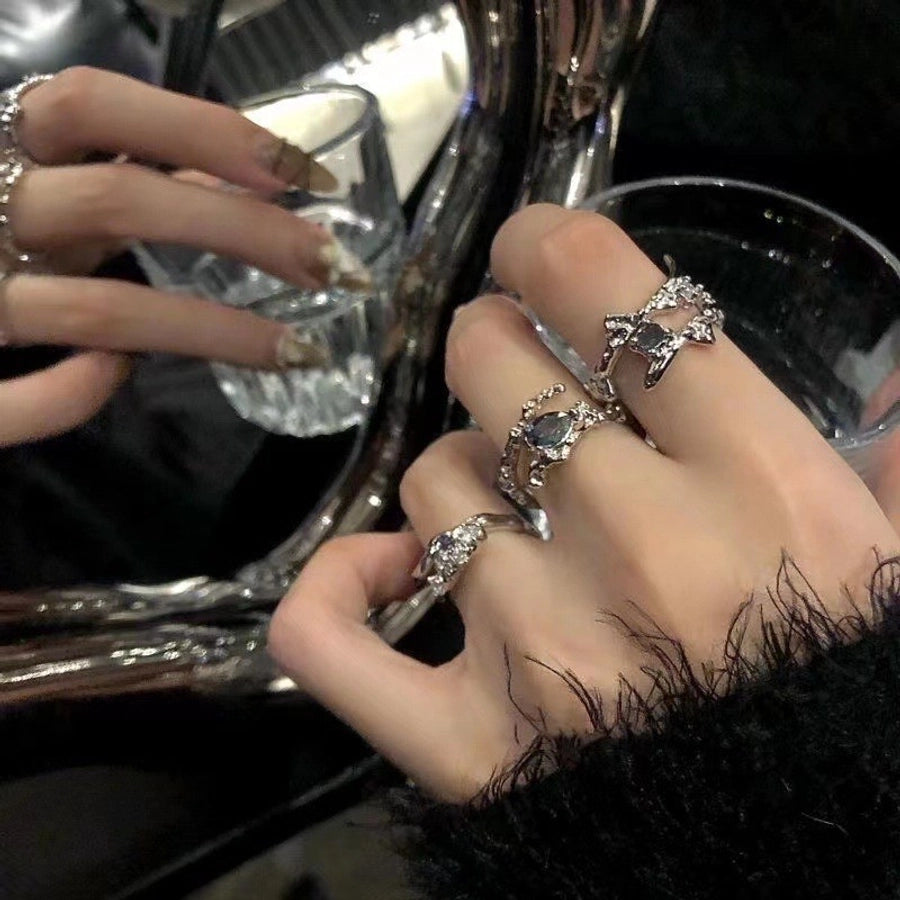 Sleek Hollow Zircon Ring