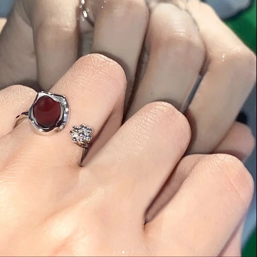 Sleek Hollow Zircon Ring