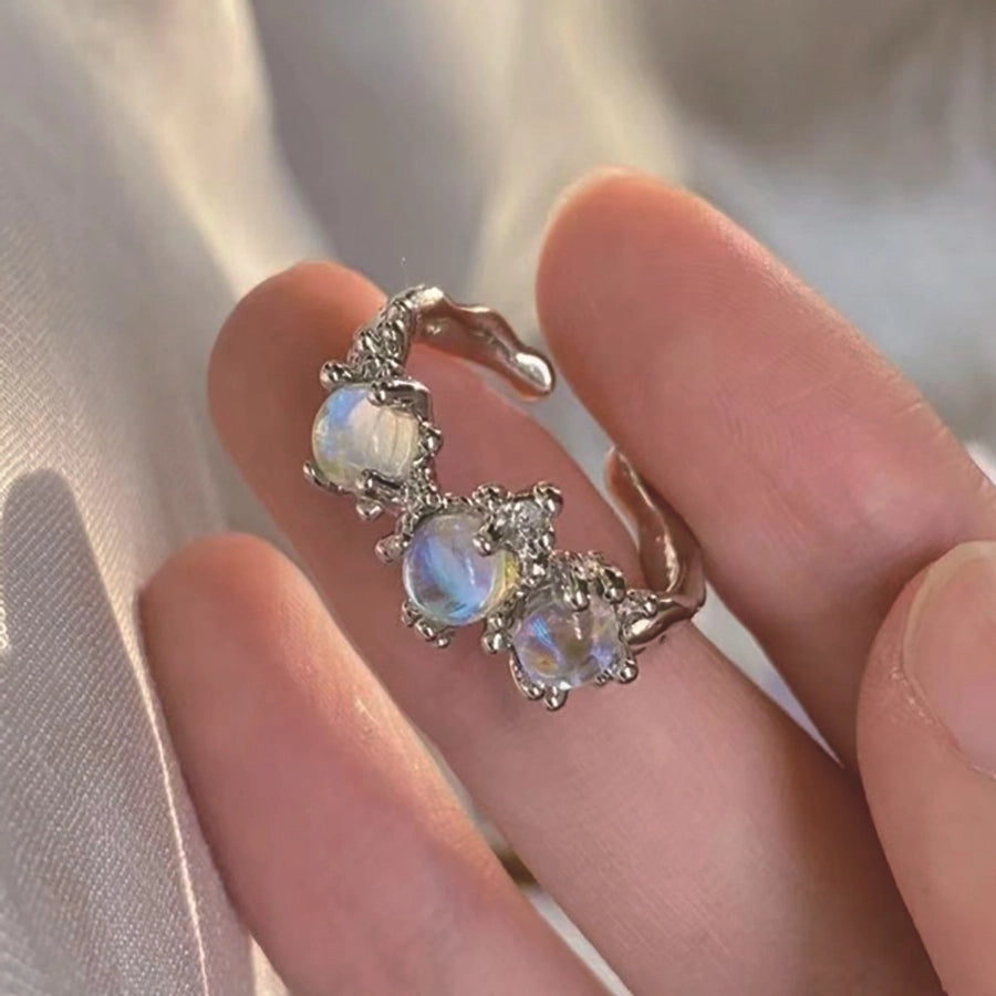 Sleek Hollow Zircon Ring