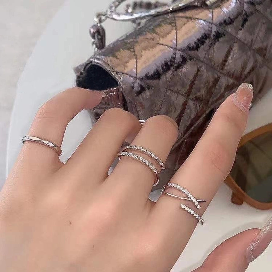 Sleek Hollow Zircon Ring