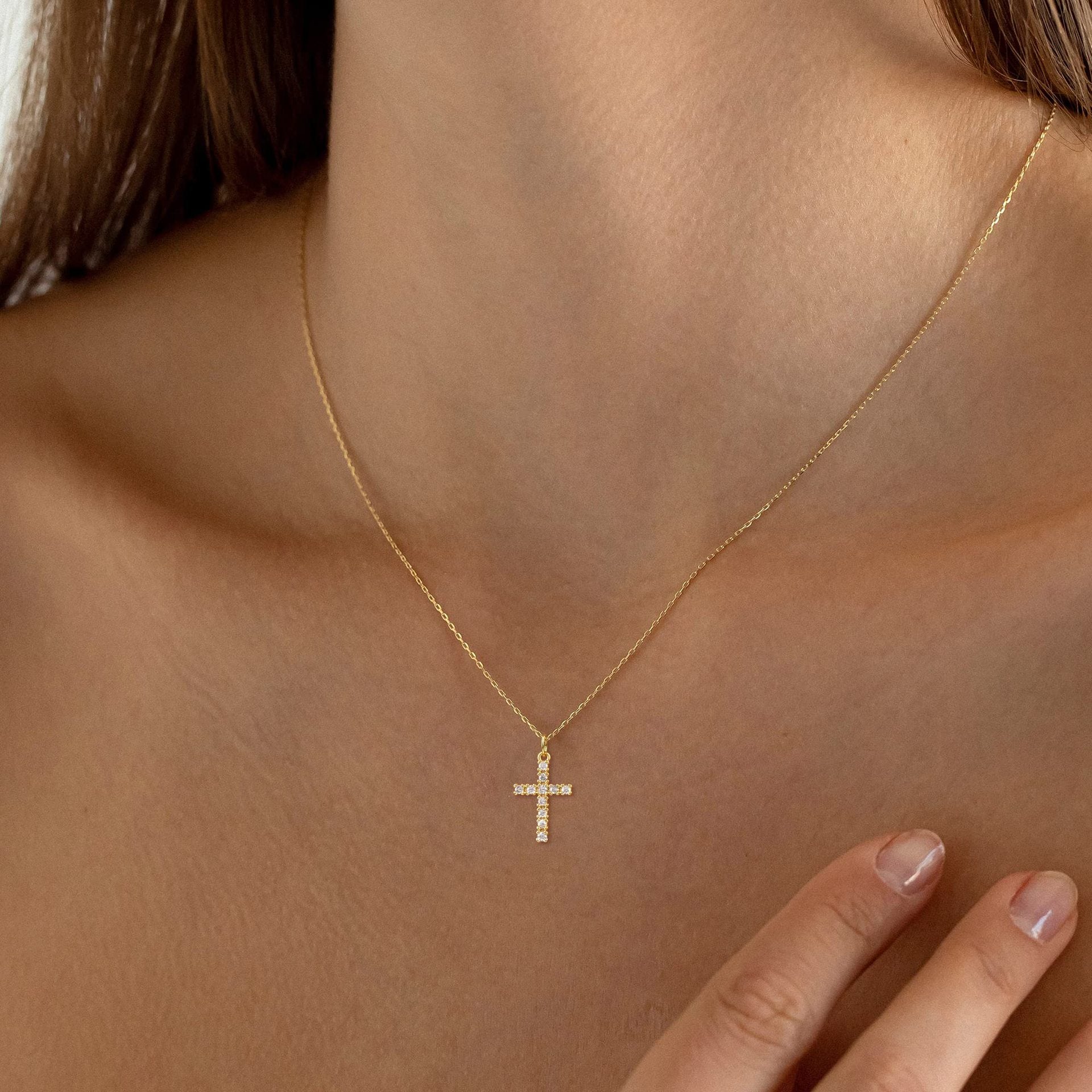 Elegant Cross Zircon Pendant Necklace