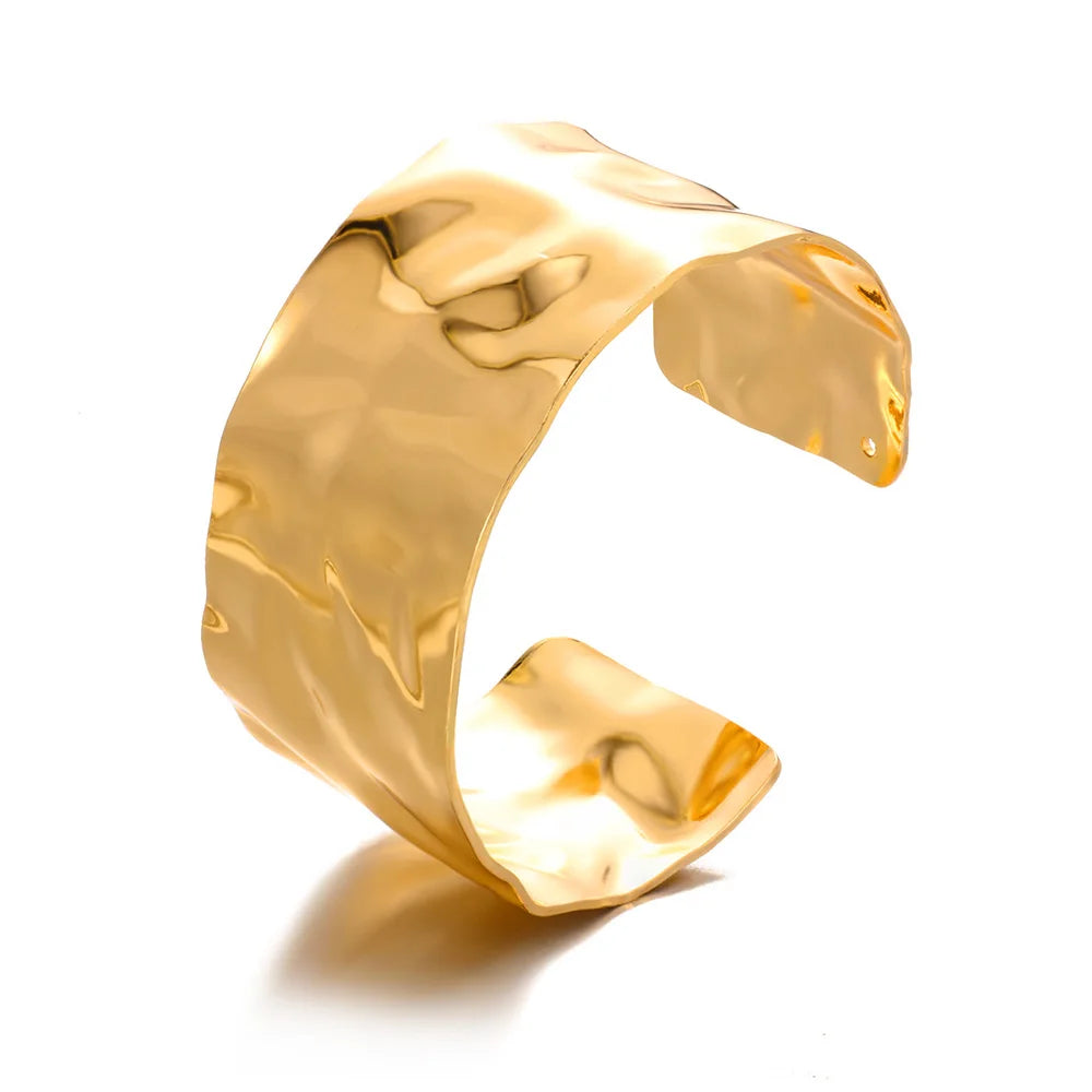 Elegant Gold Wave Cuff Bangle