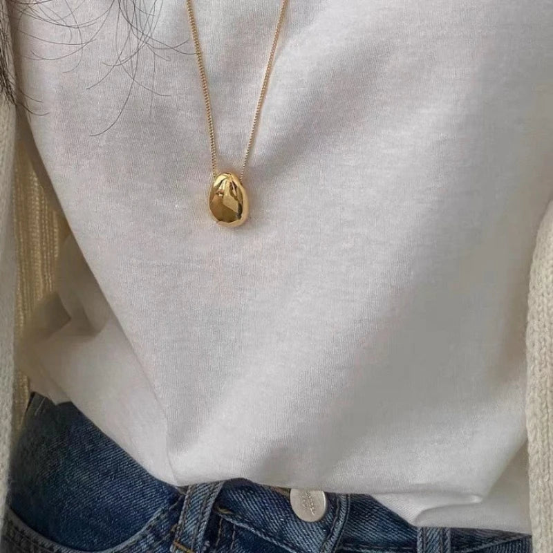 Elegant Teardrop Necklace