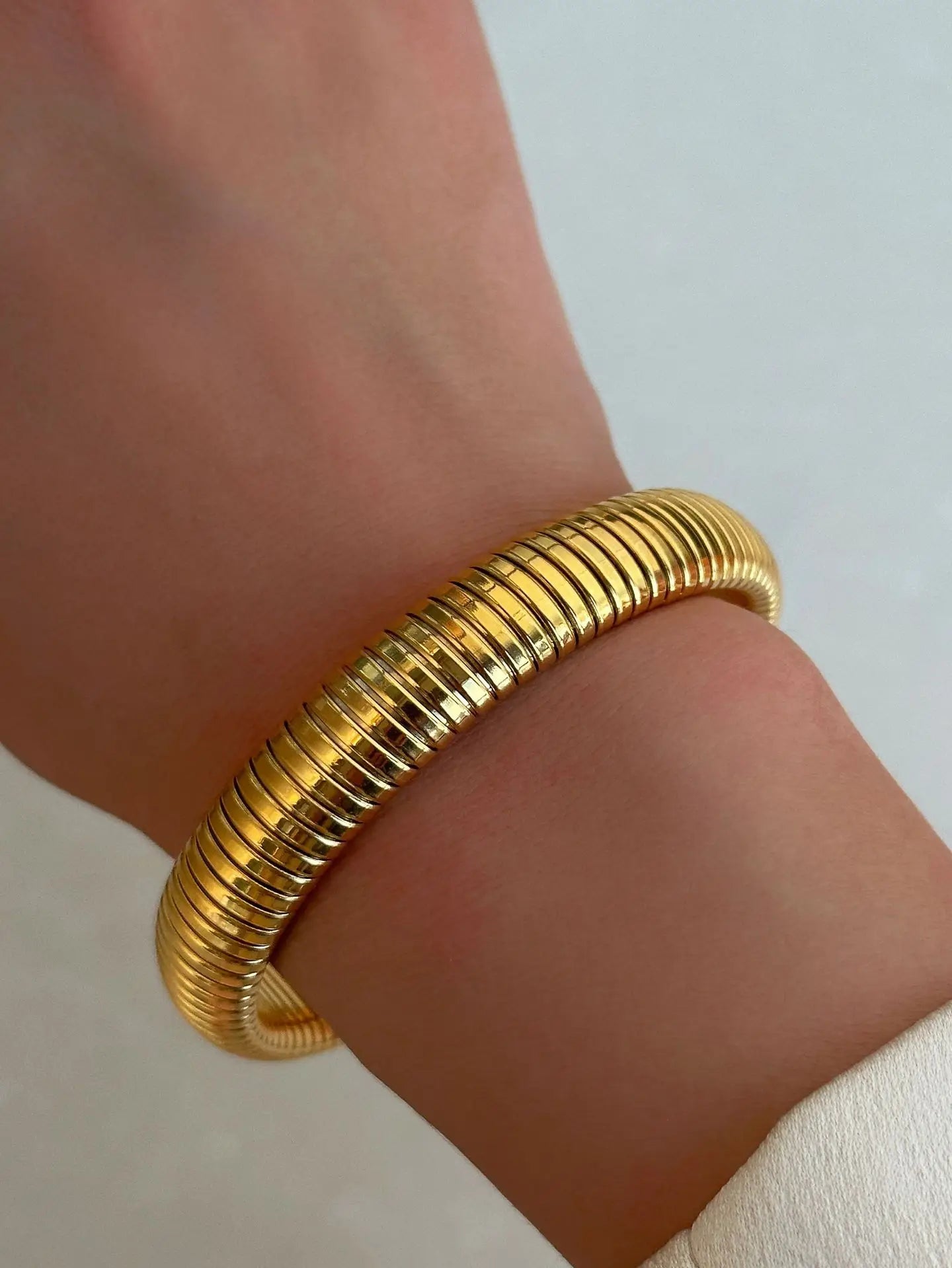 18k Gold Plated Titanium Ribbeded Bracelet