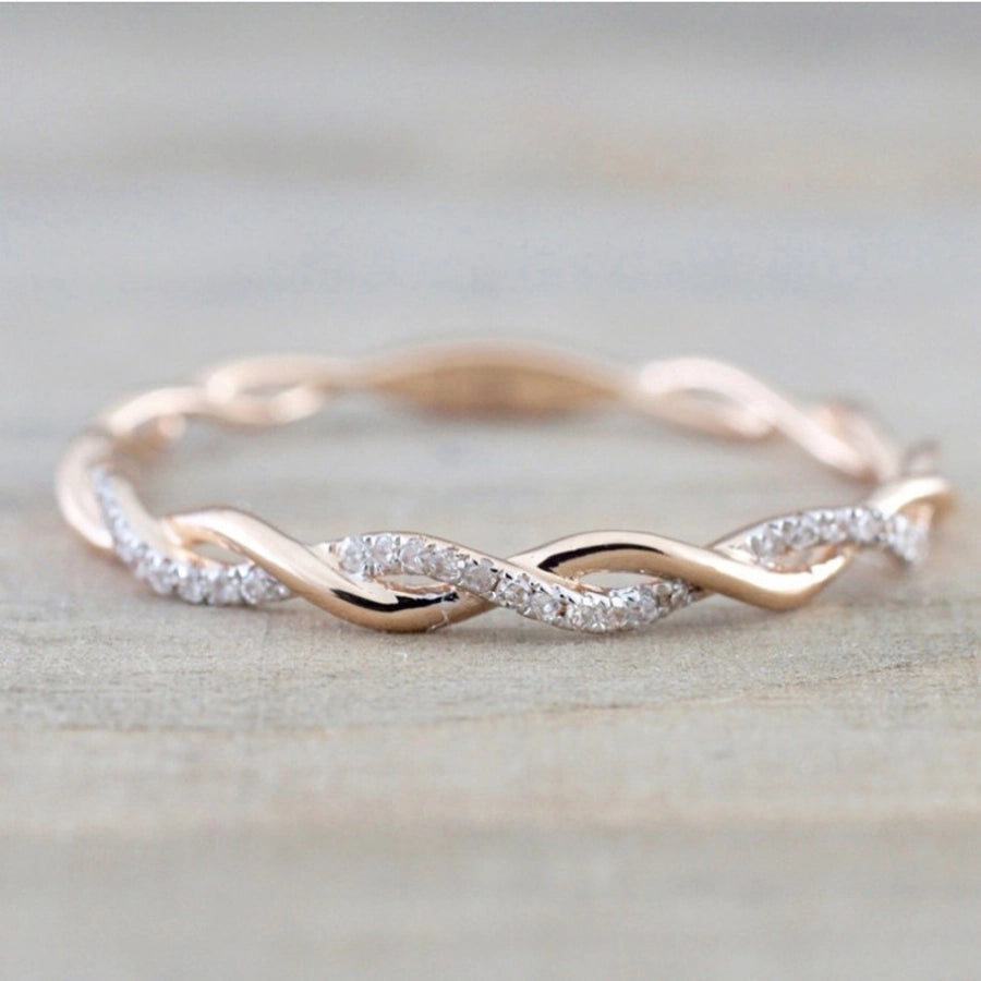 Glamorous Twist Ring