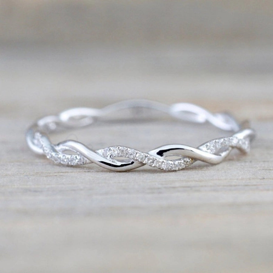 Glamorous Twist Ring